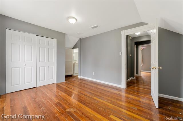 Builiding view twenty three for 21560 Collingham, Farmington, MI. 48336