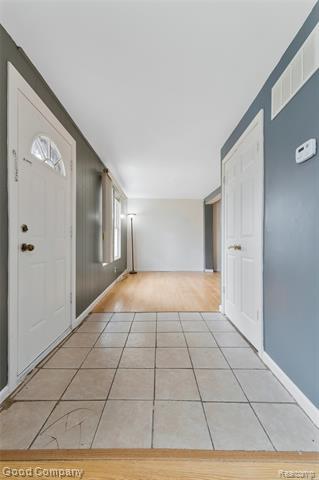 Builiding view two for 21560 Collingham, Farmington, MI. 48336