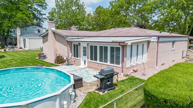 Builiding view eight for 14490 Edshire, Sterling Heights, MI. 48312