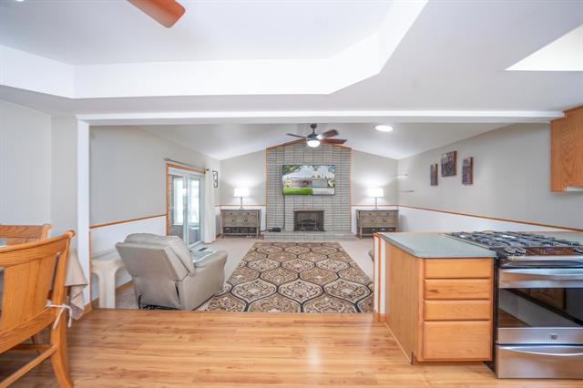 Builiding view eighteen for 14490 Edshire, Sterling Heights, MI. 48312