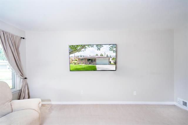 Builiding view forty four for 14490 Edshire, Sterling Heights, MI. 48312