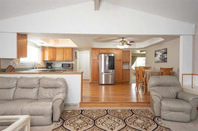 Builiding view nineteen for 14490 Edshire, Sterling Heights, MI. 48312