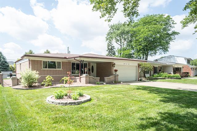 Builiding view one for 14490 Edshire, Sterling Heights, MI. 48312