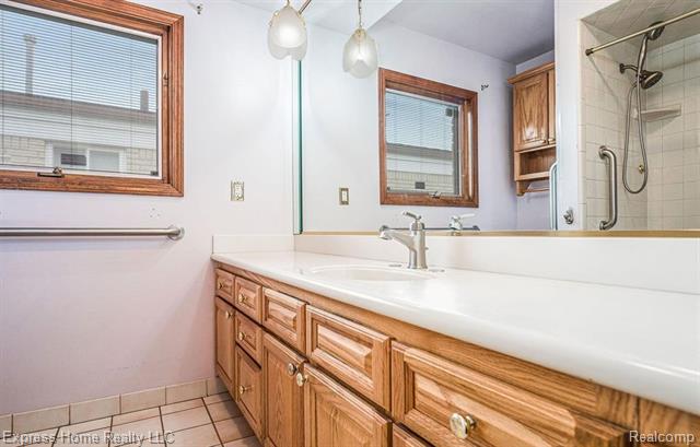Builiding view seven for 35526 Dunston, Sterling Heights, MI. 48310