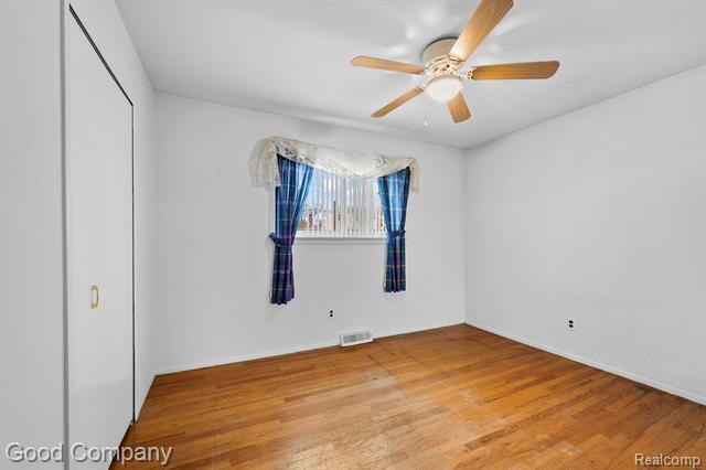 Builiding view seventeen for 4215 Nickolas, Sterling Heights, MI. 48310