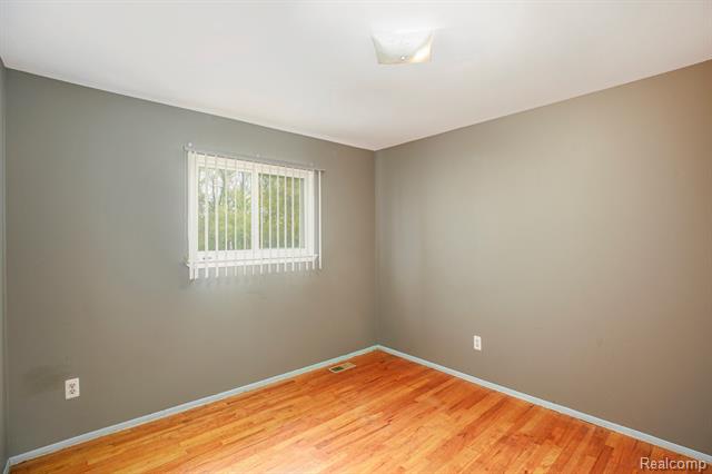 Builiding view eight for 2405 Elmcrest, Sterling Heights, MI. 48310