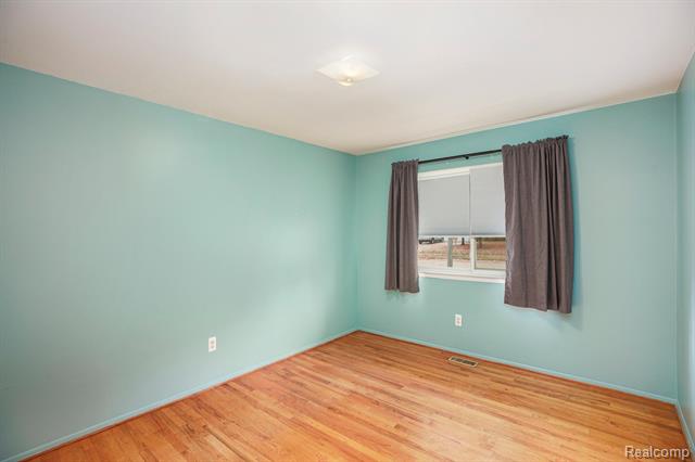 Builiding view nine for 2405 Elmcrest, Sterling Heights, MI. 48310