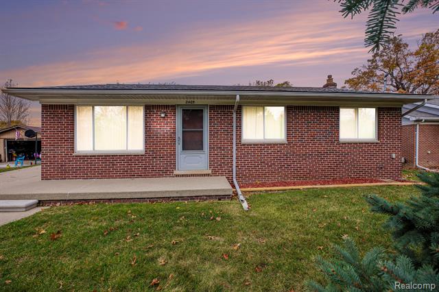 Builiding view one for 2405 Elmcrest, Sterling Heights, MI. 48310