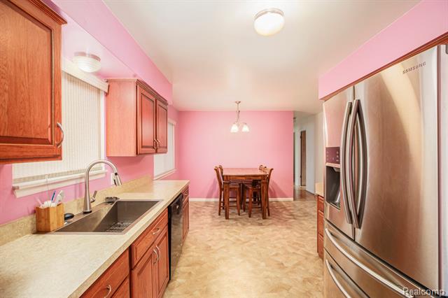 Builiding view seven for 2405 Elmcrest, Sterling Heights, MI. 48310