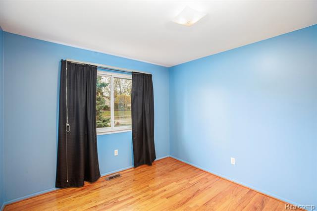 Builiding view ten for 2405 Elmcrest, Sterling Heights, MI. 48310