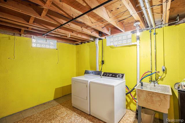 Builiding view twelve for 2405 Elmcrest, Sterling Heights, MI. 48310