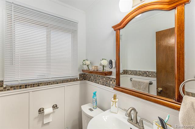 Builiding view eleven for 35220 Eden Park, Sterling Heights, MI. 48312