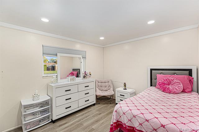 Builiding view fifteen for 35220 Eden Park, Sterling Heights, MI. 48312