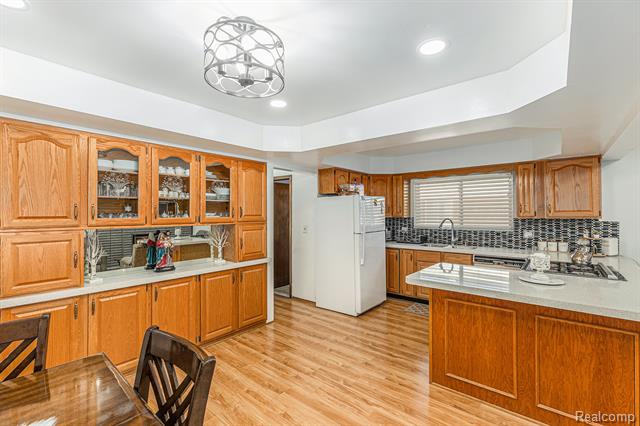 Builiding view nine for 35220 Eden Park, Sterling Heights, MI. 48312