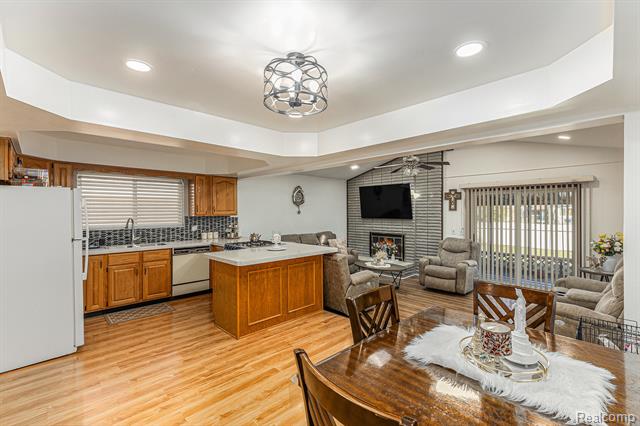 Builiding view seven for 35220 Eden Park, Sterling Heights, MI. 48312