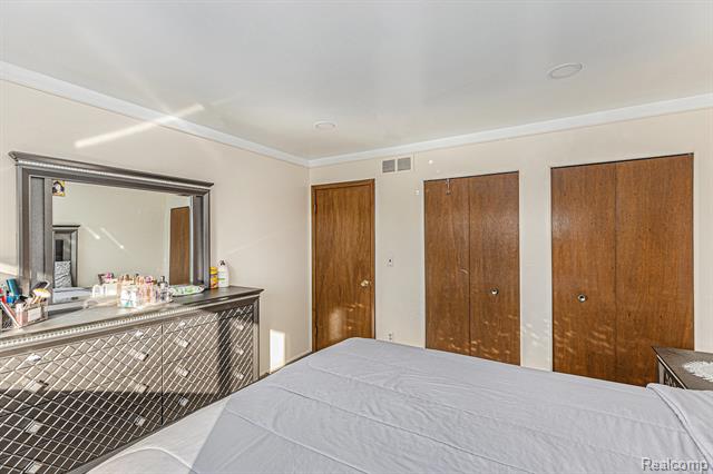 Builiding view thirteen for 35220 Eden Park, Sterling Heights, MI. 48312