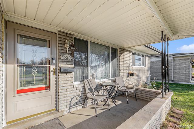 Builiding view thirty one for 35220 Eden Park, Sterling Heights, MI. 48312