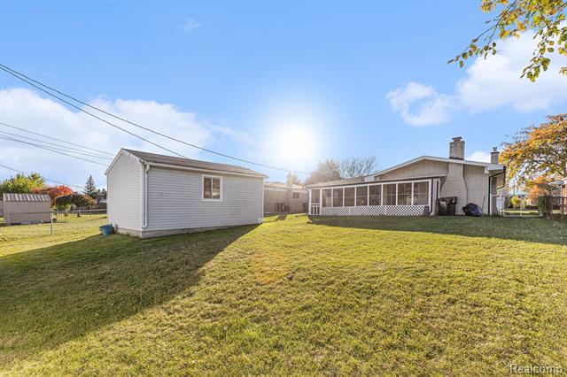 Builiding view thirty three for 35220 Eden Park, Sterling Heights, MI. 48312