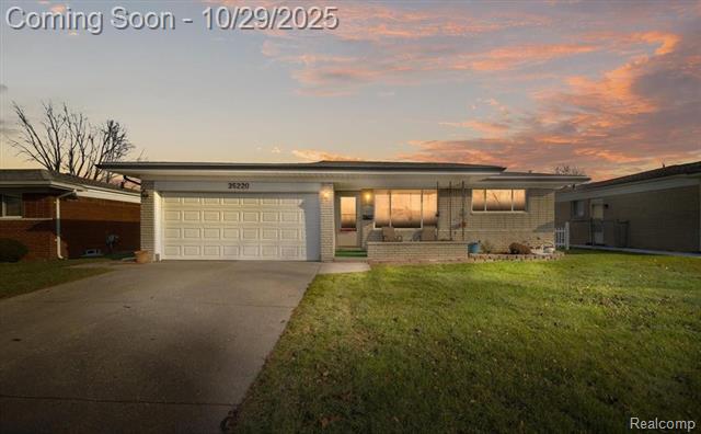 front view picture of 35220 Eden Park Dr, Sterling Heights, MI. 48312