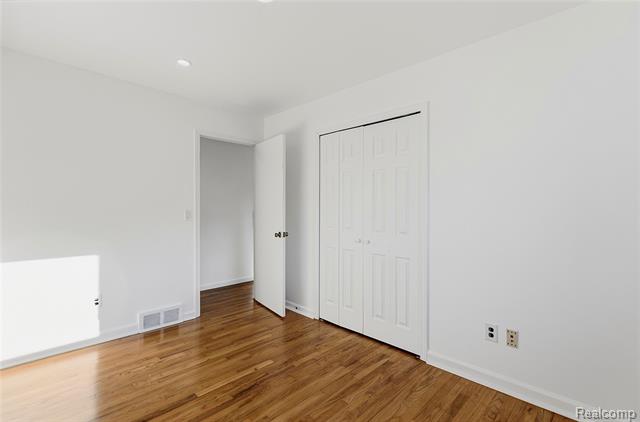 Builiding view fifteen for 35074 Lana, Sterling Heights, MI. 48312