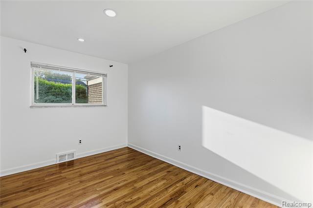 Builiding view fourteen for 35074 Lana, Sterling Heights, MI. 48312