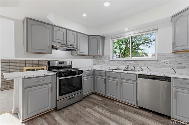 Builiding view seven for 35074 Lana, Sterling Heights, MI. 48312