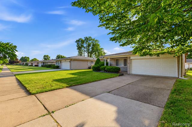 Builiding view thirty three for 35074 Lana, Sterling Heights, MI. 48312