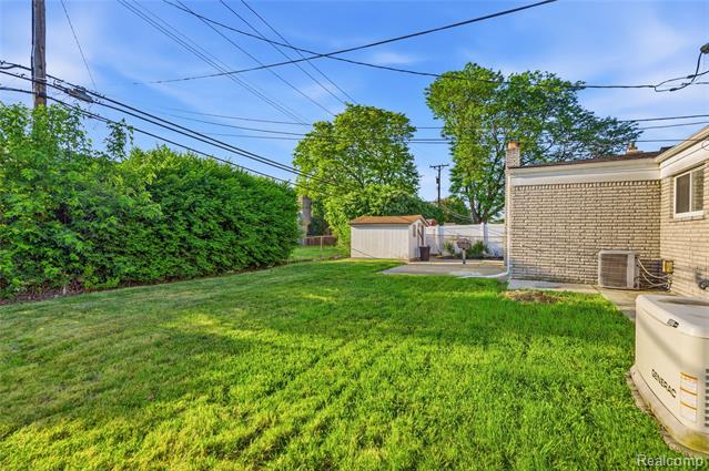 Builiding view thirty for 35074 Lana, Sterling Heights, MI. 48312