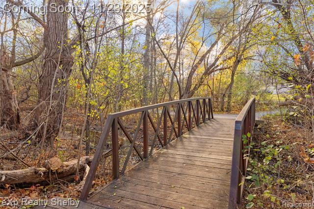 Builiding view fifty five for 2849 Elmcrest, Sterling Heights, MI. 48310