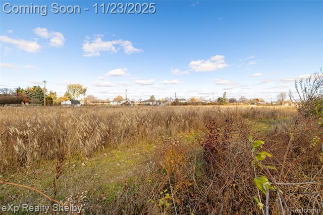 Builiding view fifty two for 2849 Elmcrest, Sterling Heights, MI. 48310