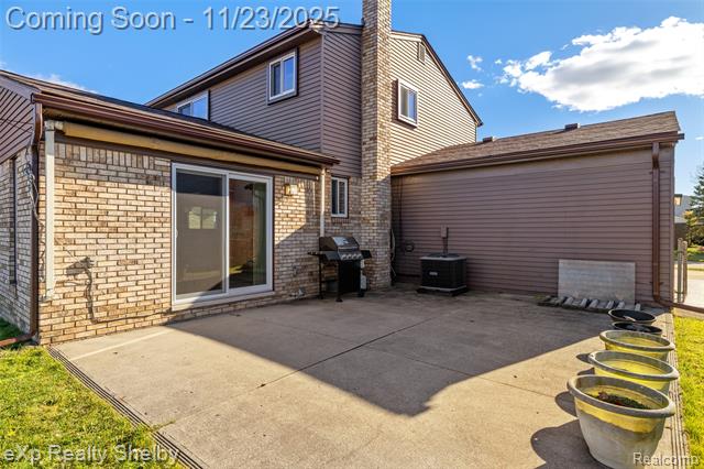 Builiding view forty five for 2849 Elmcrest, Sterling Heights, MI. 48310