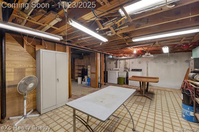 Builiding view forty for 2849 Elmcrest, Sterling Heights, MI. 48310