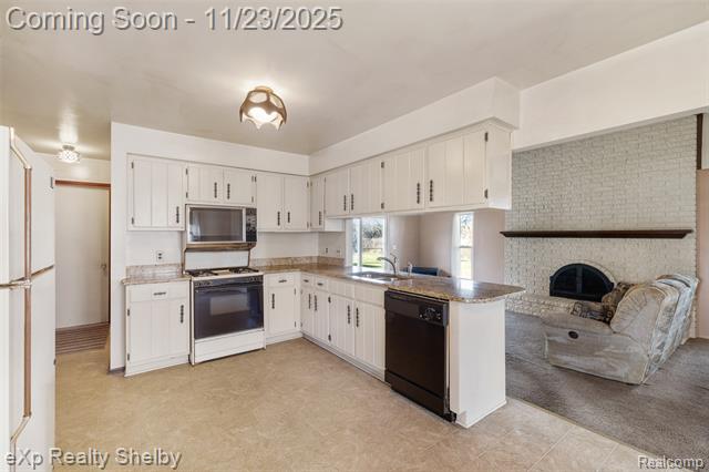 Builiding view fourteen for 2849 Elmcrest, Sterling Heights, MI. 48310