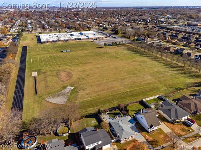 Builiding view seventy six for 2849 Elmcrest, Sterling Heights, MI. 48310