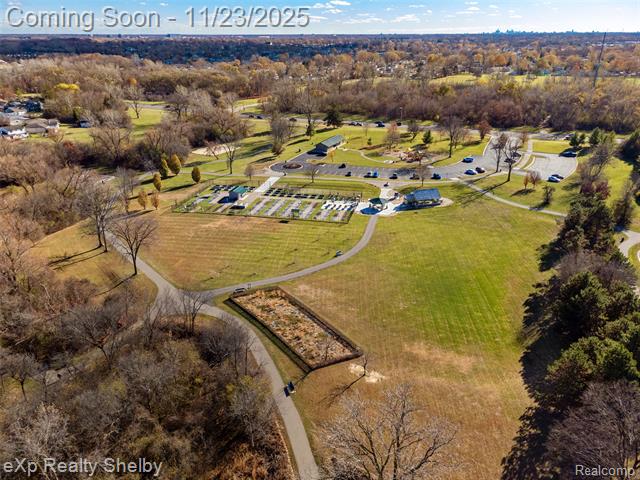 Builiding view sixty three for 2849 Elmcrest, Sterling Heights, MI. 48310