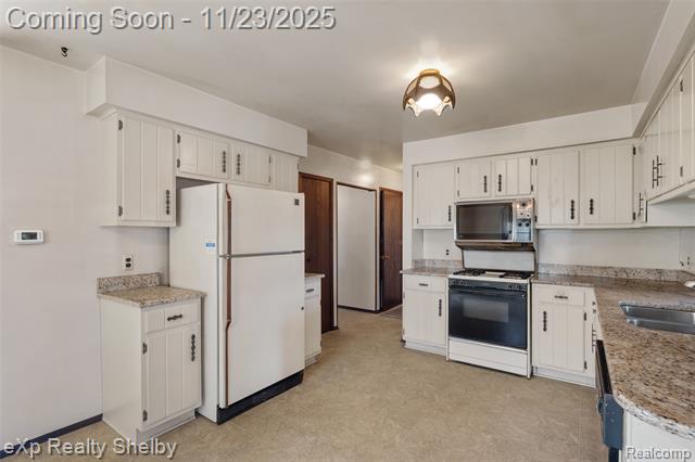 Builiding view twelve for 2849 Elmcrest, Sterling Heights, MI. 48310