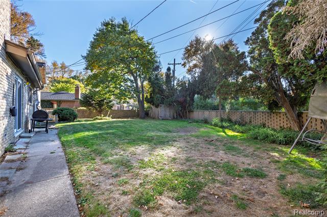 Builiding view fourteen for 35163 Dumbarton, Harrison Township, MI. 48045