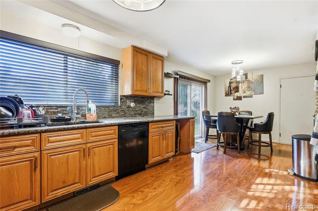 Builiding view six for 35163 Dumbarton, Harrison Township, MI. 48045