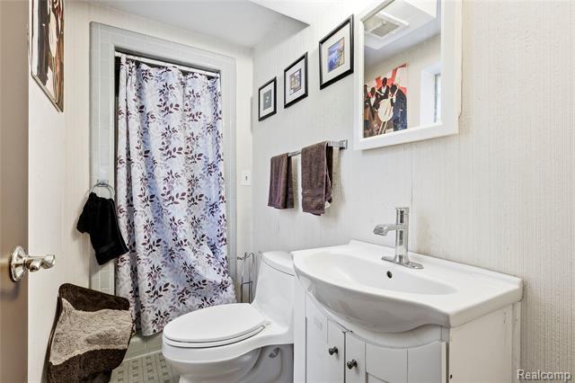 Builiding view twelve for 35163 Dumbarton, Harrison Township, MI. 48045