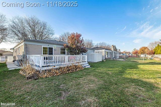 Builiding view eight for 35646 Maureen, Sterling Heights, MI. 48310