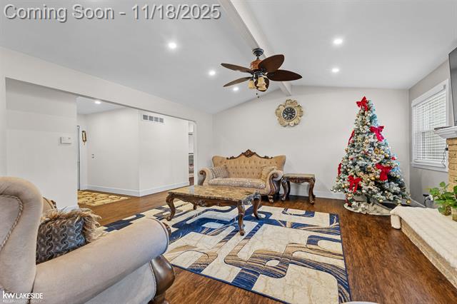 Builiding view fifteen for 35646 Maureen, Sterling Heights, MI. 48310