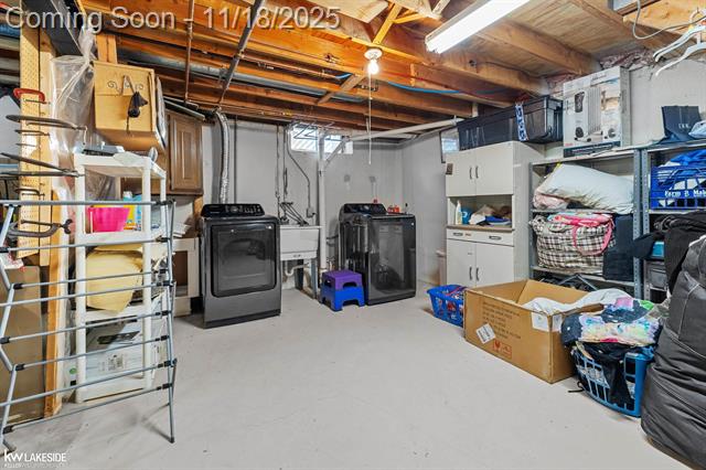 Builiding view thirty four for 35646 Maureen, Sterling Heights, MI. 48310