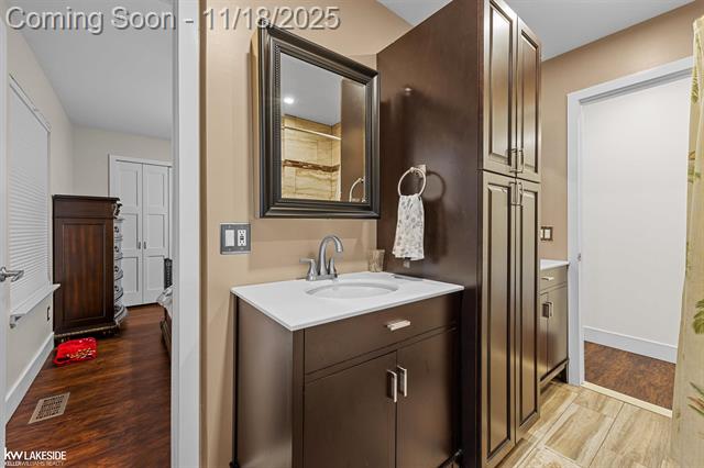 Builiding view twenty six for 35646 Maureen, Sterling Heights, MI. 48310