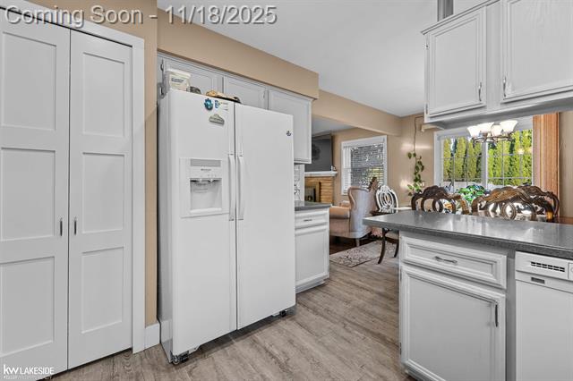 Builiding view twenty for 35646 Maureen, Sterling Heights, MI. 48310