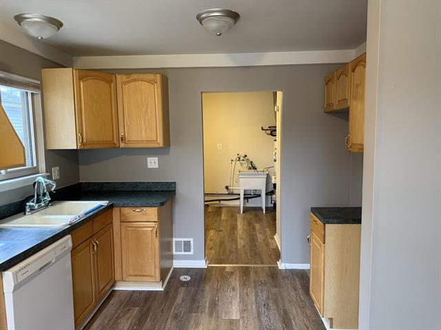 Builiding view fifteen for 20812 Woodward, Clinton Township, MI. 48035