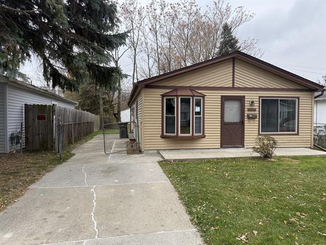 Builiding view one for 20812 Woodward, Clinton Township, MI. 48035