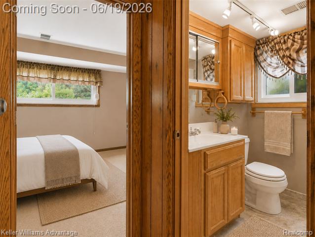 Builiding view eighteen for 35729 Duke, Sterling Heights, MI. 48310