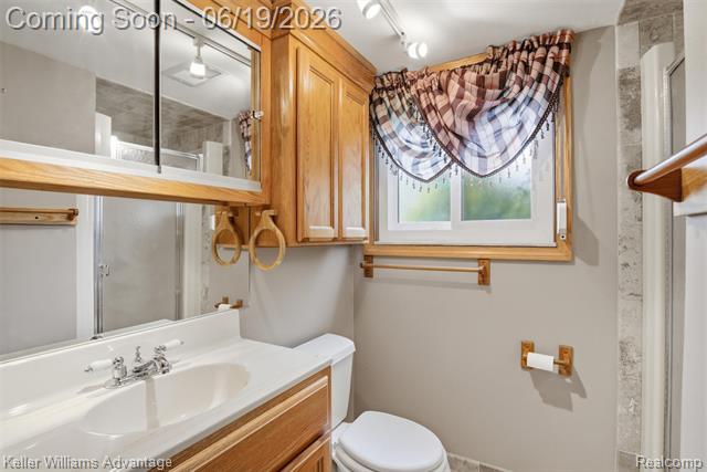 Builiding view nineteen for 35729 Duke, Sterling Heights, MI. 48310