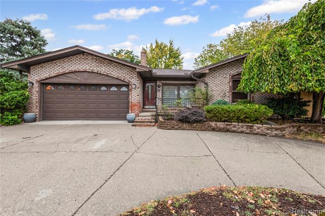 front view for 13809 Harbour Court, Sterling Heights, Mi. 48312