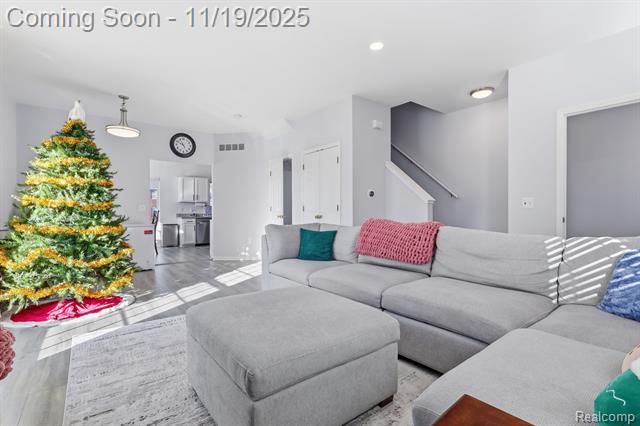 Builiding view nine for 36123 Dominion, Sterling Heights, MI. 48310